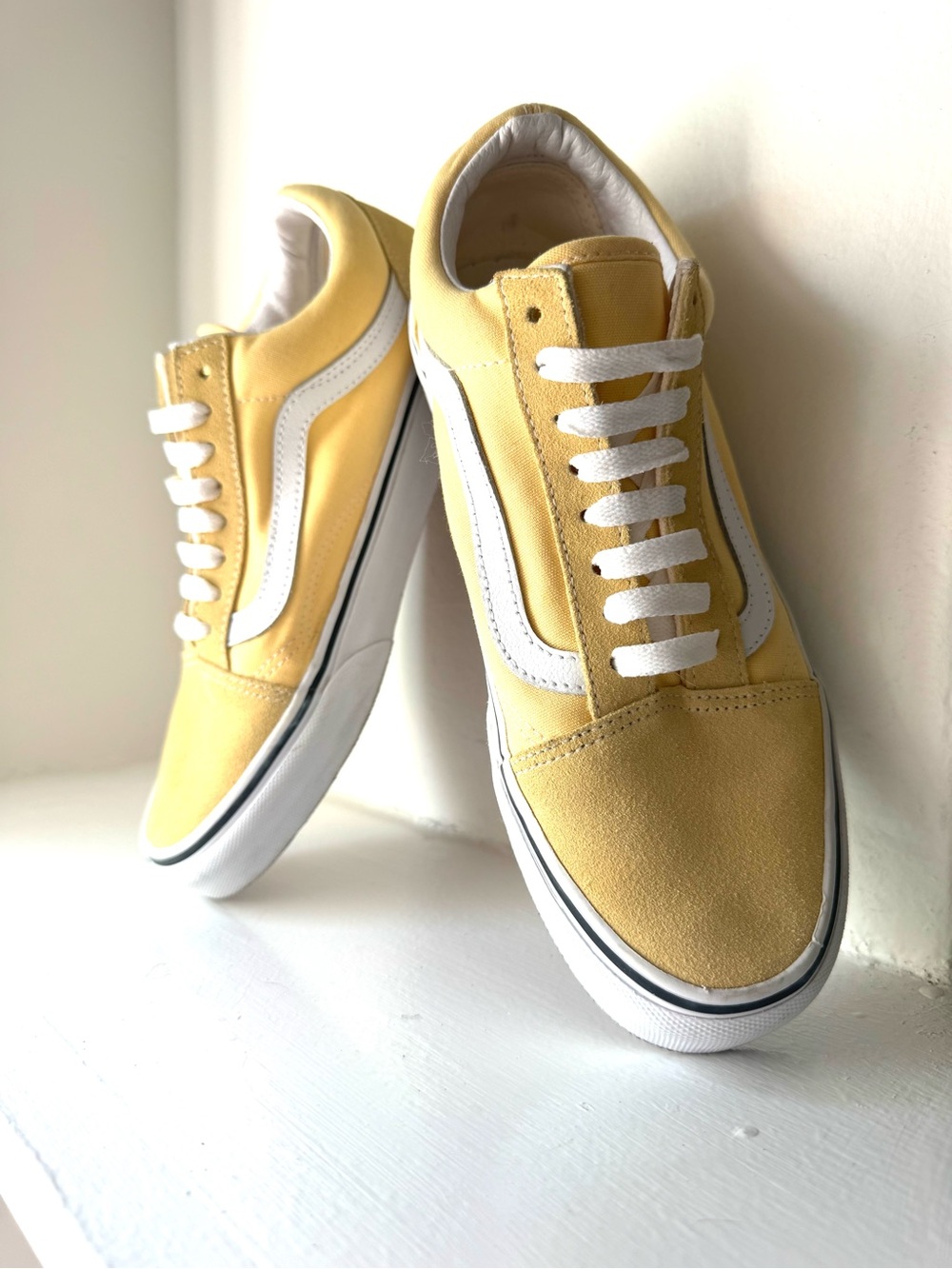 Vans Yellow Low-Top Skate Sneakers with White Stripe